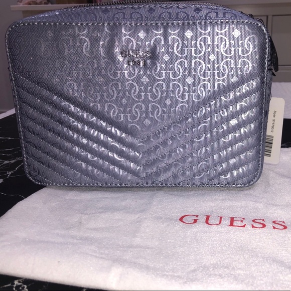 GUESS ICE BAG- brand new - Picture 6 of 6